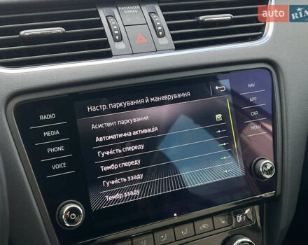 Белый Шкода Октавия, объемом двигателя 2 л и пробегом 200 тыс. км за 17456 $, фото 79 на Automoto.ua