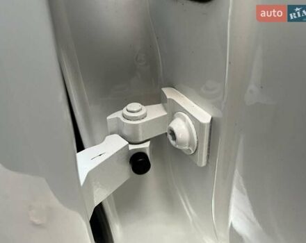 Белый Шкода Октавия, объемом двигателя 2 л и пробегом 193 тыс. км за 18700 $, фото 76 на Automoto.ua