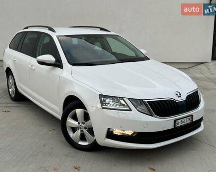Белый Шкода Октавия, объемом двигателя 2 л и пробегом 193 тыс. км за 17999 $, фото 18 на Automoto.ua