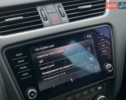 Белый Шкода Октавия, объемом двигателя 2 л и пробегом 200 тыс. км за 17456 $, фото 81 на Automoto.ua