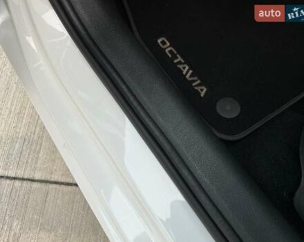 Белый Шкода Октавия, объемом двигателя 2 л и пробегом 193 тыс. км за 18700 $, фото 82 на Automoto.ua