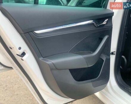 Белый Шкода Октавия, объемом двигателя 2 л и пробегом 168 тыс. км за 24290 $, фото 22 на Automoto.ua