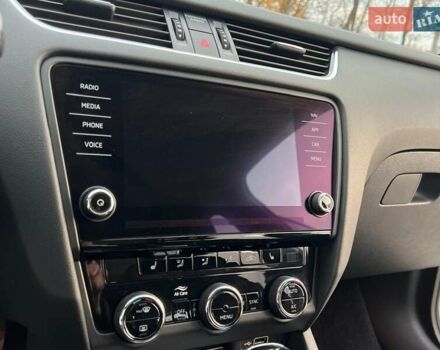 Белый Шкода Октавия, объемом двигателя 2 л и пробегом 193 тыс. км за 18700 $, фото 110 на Automoto.ua