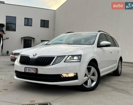 Белый Шкода Октавия, объемом двигателя 2 л и пробегом 193 тыс. км за 17999 $, фото 16 на Automoto.ua