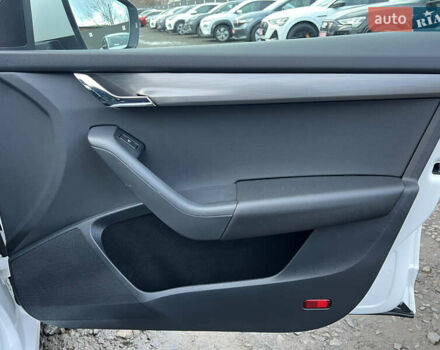 Белый Шкода Октавия, объемом двигателя 2 л и пробегом 200 тыс. км за 17456 $, фото 49 на Automoto.ua