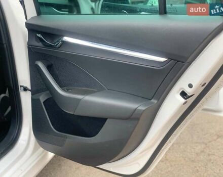 Белый Шкода Октавия, объемом двигателя 2 л и пробегом 168 тыс. км за 24290 $, фото 27 на Automoto.ua