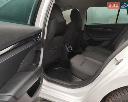 Белый Шкода Октавия, объемом двигателя 2 л и пробегом 310 тыс. км за 17800 $, фото 25 на Automoto.ua