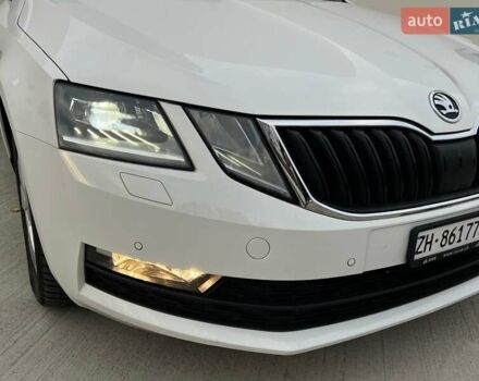 Белый Шкода Октавия, объемом двигателя 2 л и пробегом 193 тыс. км за 18700 $, фото 21 на Automoto.ua
