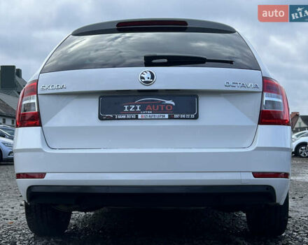 Белый Шкода Октавия, объемом двигателя 2 л и пробегом 200 тыс. км за 17456 $, фото 6 на Automoto.ua