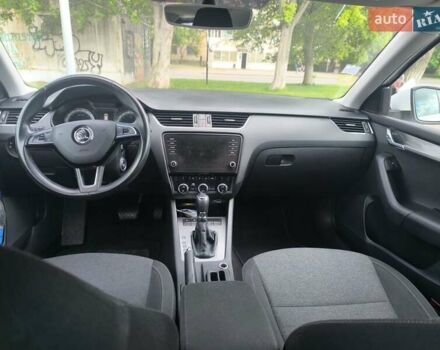 Белый Шкода Октавия, объемом двигателя 1.97 л и пробегом 151 тыс. км за 15555 $, фото 6 на Automoto.ua