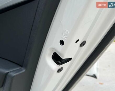 Белый Шкода Октавия, объемом двигателя 2 л и пробегом 193 тыс. км за 18700 $, фото 74 на Automoto.ua