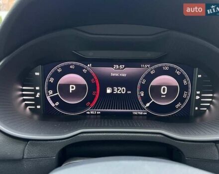 Белый Шкода Октавия, объемом двигателя 2 л и пробегом 193 тыс. км за 17999 $, фото 120 на Automoto.ua