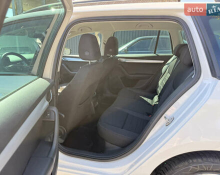 Білий Шкода Октавія, об'ємом двигуна 2 л та пробігом 286 тис. км за 15300 $, фото 8 на Automoto.ua