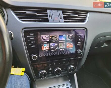 Шкода Октавия 2020 в Бориславе на Automoto.ua Белый Шкода Октавия, объемом двигателя 1.97 л и пробегом 243 тыс. км за 18400 $, фото 10 на Automoto.ua