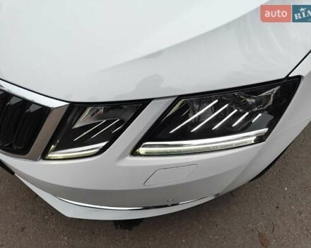 Белый Шкода Октавия, объемом двигателя 1.97 л и пробегом 219 тыс. км за 15300 $, фото 10 на Automoto.ua