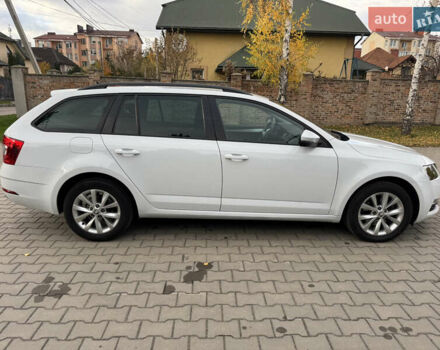 Білий Шкода Октавія, об'ємом двигуна 1.97 л та пробігом 203 тис. км за 16750 $, фото 7 на Automoto.ua