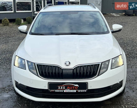 Белый Шкода Октавия, объемом двигателя 2 л и пробегом 200 тыс. км за 17456 $, фото 2 на Automoto.ua