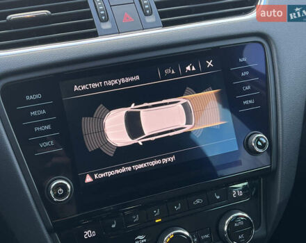 Белый Шкода Октавия, объемом двигателя 2 л и пробегом 200 тыс. км за 17456 $, фото 63 на Automoto.ua