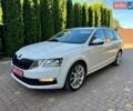 Белый Шкода Октавия, объемом двигателя 2 л и пробегом 242 тыс. км за 16300 $, фото 1 на Automoto.ua