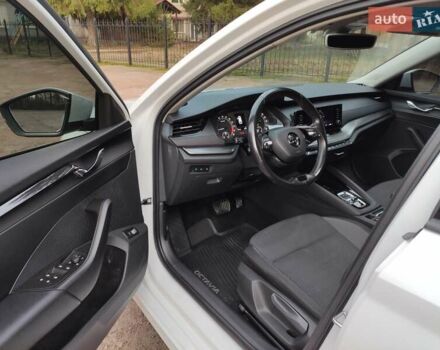 Белый Шкода Октавия, объемом двигателя 2 л и пробегом 310 тыс. км за 17800 $, фото 22 на Automoto.ua