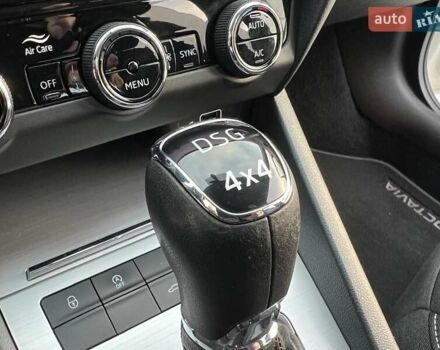 Белый Шкода Октавия, объемом двигателя 2 л и пробегом 193 тыс. км за 18700 $, фото 58 на Automoto.ua