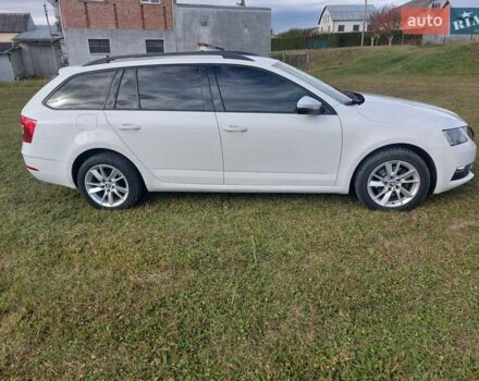 Шкода Октавия 2020 в Тернополе на Automoto.ua Белый Шкода Октавия, объемом двигателя 1.97 л и пробегом 187 тыс. км за 15200 $, фото 6 на Automoto.ua