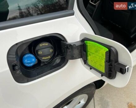 Белый Шкода Октавия, объемом двигателя 2 л и пробегом 193 тыс. км за 17999 $, фото 79 на Automoto.ua