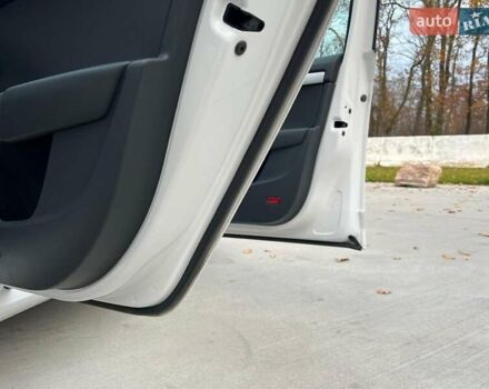 Белый Шкода Октавия, объемом двигателя 2 л и пробегом 193 тыс. км за 17999 $, фото 72 на Automoto.ua