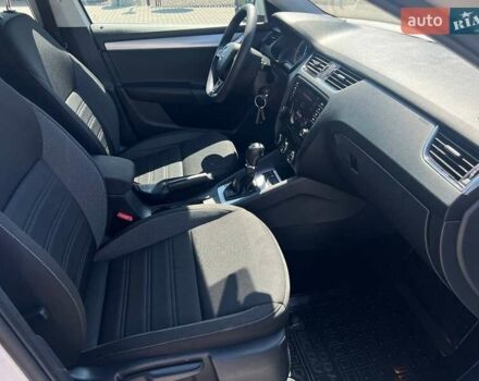 Білий Шкода Октавія, об'ємом двигуна 2 л та пробігом 216 тис. км за 16300 $, фото 29 на Automoto.ua