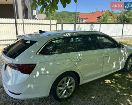 Белый Шкода Октавия, объемом двигателя 2 л и пробегом 235 тыс. км за 19200 $, фото 4 на Automoto.ua