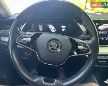 Белый Шкода Октавия, объемом двигателя 2 л и пробегом 235 тыс. км за 18300 $, фото 9 на Automoto.ua