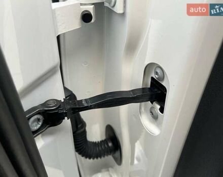 Белый Шкода Октавия, объемом двигателя 2 л и пробегом 193 тыс. км за 17999 $, фото 78 на Automoto.ua