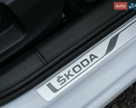 Белый Шкода Октавия, объемом двигателя 2 л и пробегом 200 тыс. км за 17456 $, фото 62 на Automoto.ua