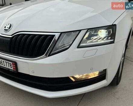 Белый Шкода Октавия, объемом двигателя 2 л и пробегом 193 тыс. км за 17999 $, фото 20 на Automoto.ua