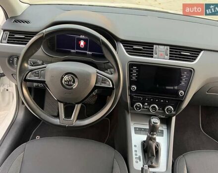 Белый Шкода Октавия, объемом двигателя 2 л и пробегом 193 тыс. км за 17999 $, фото 43 на Automoto.ua