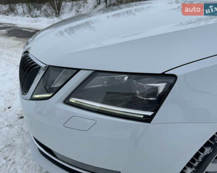 Белый Шкода Октавия, объемом двигателя 0 л и пробегом 235 тыс. км за 15999 $, фото 6 на Automoto.ua