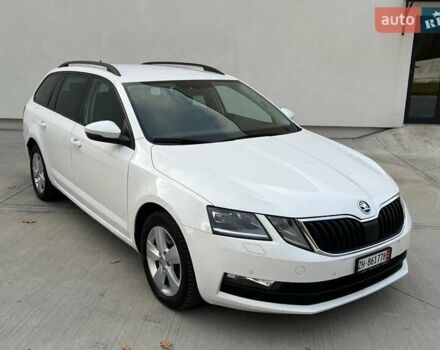 Белый Шкода Октавия, объемом двигателя 2 л и пробегом 193 тыс. км за 17999 $, фото 10 на Automoto.ua