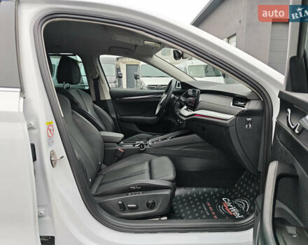 Белый Шкода Октавия, объемом двигателя 2 л и пробегом 179 тыс. км за 23999 $, фото 73 на Automoto.ua