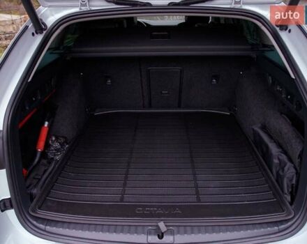 Білий Шкода Октавія, об'ємом двигуна 2 л та пробігом 199 тис. км за 19950 $, фото 40 на Automoto.ua