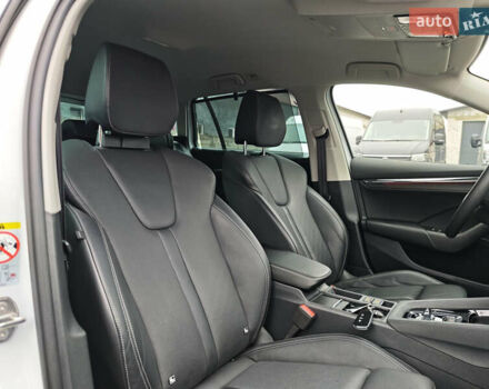 Белый Шкода Октавия, объемом двигателя 2 л и пробегом 179 тыс. км за 23999 $, фото 74 на Automoto.ua