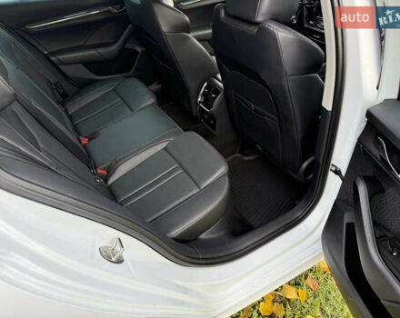 Белый Шкода Октавия, объемом двигателя 2 л и пробегом 180 тыс. км за 22700 $, фото 31 на Automoto.ua