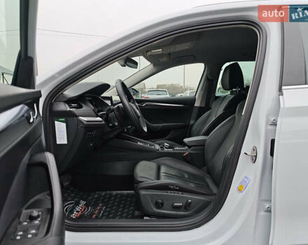 Белый Шкода Октавия, объемом двигателя 2 л и пробегом 179 тыс. км за 23999 $, фото 22 на Automoto.ua