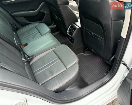 Белый Шкода Октавия, объемом двигателя 2 л и пробегом 180 тыс. км за 22400 $, фото 69 на Automoto.ua