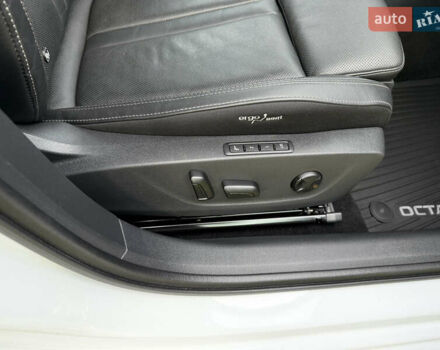 Белый Шкода Октавия, объемом двигателя 2 л и пробегом 180 тыс. км за 22700 $, фото 29 на Automoto.ua