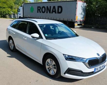 Белый Шкода Октавия, объемом двигателя 2 л и пробегом 210 тыс. км за 18800 $, фото 3 на Automoto.ua