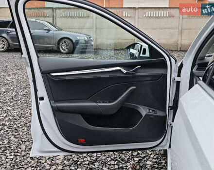 Белый Шкода Октавия, объемом двигателя 2 л и пробегом 179 тыс. км за 23999 $, фото 18 на Automoto.ua