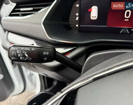 Белый Шкода Октавия, объемом двигателя 2 л и пробегом 180 тыс. км за 22400 $, фото 76 на Automoto.ua