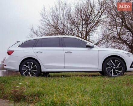 Білий Шкода Октавія, об'ємом двигуна 2 л та пробігом 199 тис. км за 19950 $, фото 10 на Automoto.ua