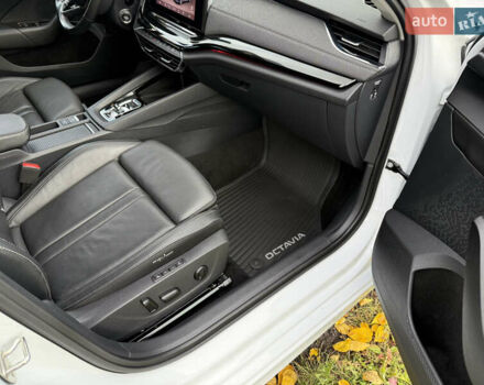 Белый Шкода Октавия, объемом двигателя 2 л и пробегом 180 тыс. км за 22400 $, фото 53 на Automoto.ua