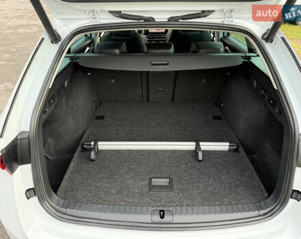 Белый Шкода Октавия, объемом двигателя 2 л и пробегом 180 тыс. км за 22700 $, фото 54 на Automoto.ua